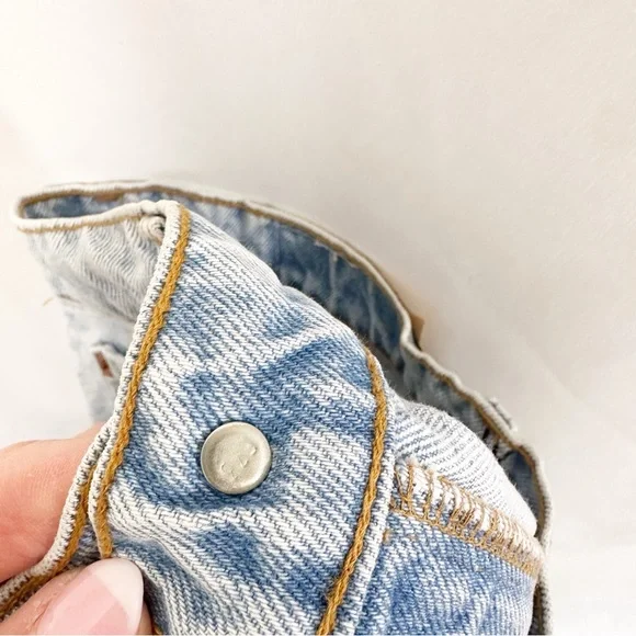 Levi’s Vintage 561 Loose Fit High Rise Denim Jean Shorts - Picture 10 of 10